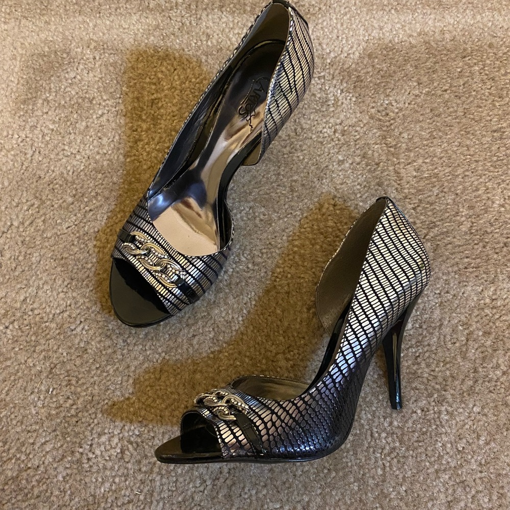 Carlos Santana Heels